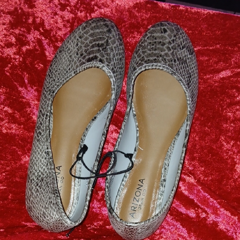Arizona Jean Company Women's Snakeskin Flats - Gray NWOT